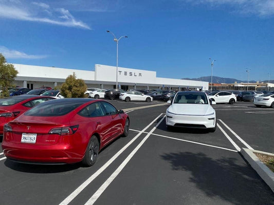New Tesla Model Y Arrivals at Los Angeles Store Set to Boost Deliveries